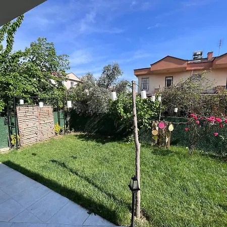 Villa Yesil Panjurlu Bahceli