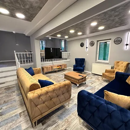 Yesil Panjurlu Bahceli Nilufer