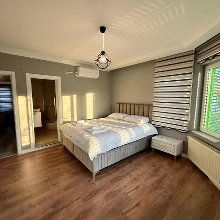 Yesil Panjurlu Bahceli * Nilufer