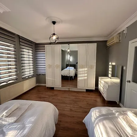 Yesil Panjurlu Bahceli Villa Nilufer