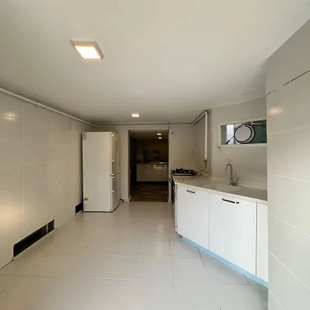 Villa Yesil Panjurlu Bahceli