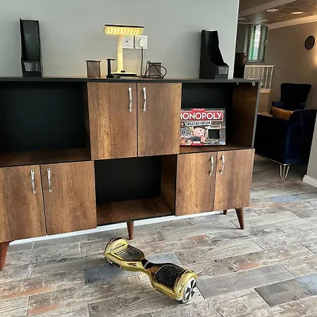 Yesil Panjurlu Bahceli Villa Nilufer