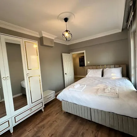 Yesil Panjurlu Bahceli Nilufer